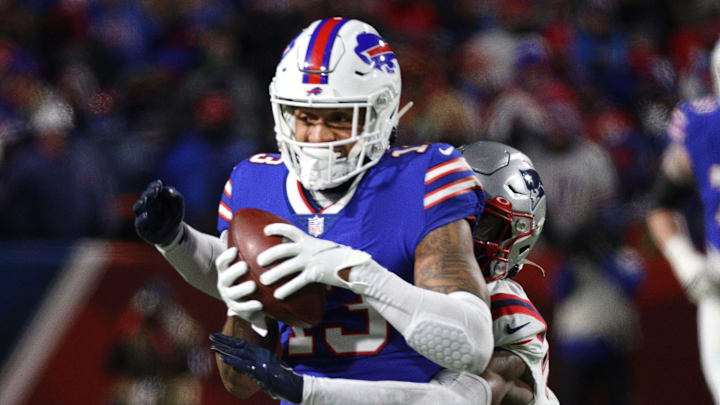 Bills receiver Gabe Davis makes a catch behind the Patriots defense.