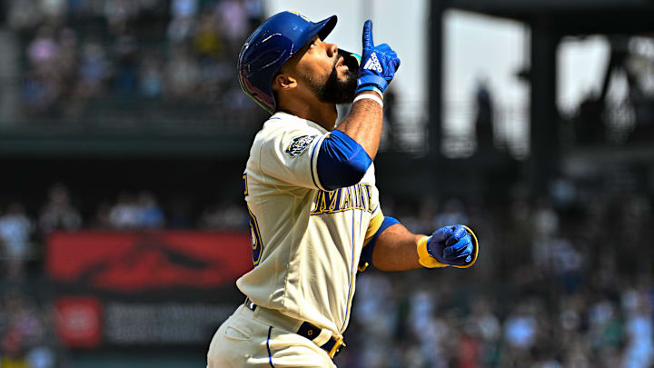 Teoscar Hernández firmó con los Dodgers para competir en los playoffs 
