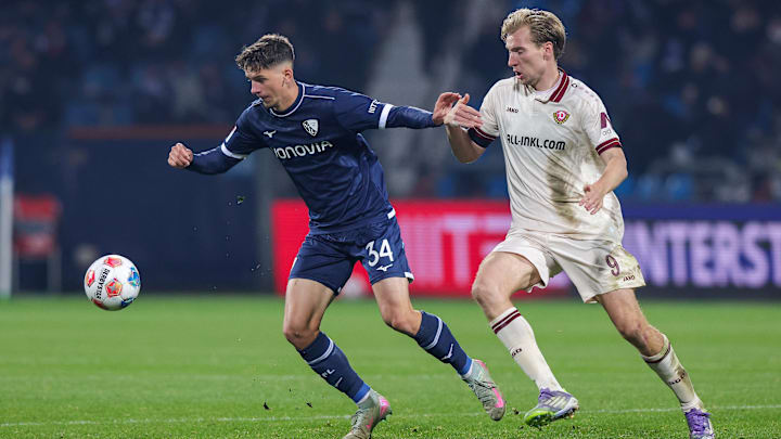 Cajetan Lenz (links im Bild) könnte im Sommer in die Bundesliga wechseln Cajetan Lenz (links im Bild) könnte im Sommer in die Bundesliga wechseln