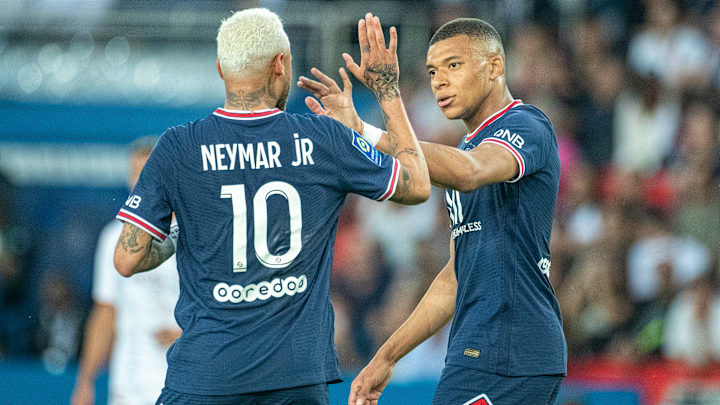 Neymar und Mbappé scheinen nicht mehr die besten Freunde zu sein. Neymar und Mbappé scheinen nicht mehr die besten Freunde zu sein.