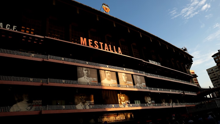 Valencia abriu estádio para receber doações de alimentos e produtos de primeira necessidade Valencia abriu estádio para receber doações de alimentos e produtos de primeira necessidade