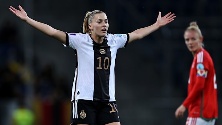 Laura Freigang muss abreisen. 