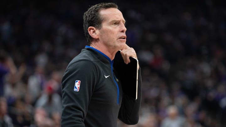 April 17, 2023; Sacramento, California, USA; Golden State Warriors assistant coach Kenny Atkinson during the second quarter in game two of the first round of the 2023 NBA playoffs against the Sacramento Kings at Golden 1 Center. Mandatory Credit: Kyle Terada-USA TODAY Sports