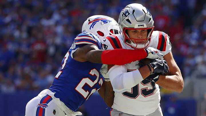 The Bills fell to 3-1 with their loss at home to the Patriots on Sunday. The Bills fell to 3-1 with their loss at home to the Patriots on Sunday.