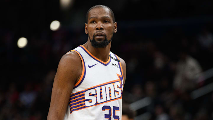 Jan 16, 2025; Washington, District of Columbia, USA; Phoenix Suns forward Kevin Durant (35) looks on during the first quarter against the Washington Wizards at Capital One Arena. Mandatory Credit: Reggie Hildred-Imagn Images Jan 16, 2025; Washington, District of Columbia, USA; Phoenix Suns forward Kevin Durant (35) looks on during the first quarter against the Washington Wizards at Capital One Arena. Mandatory Credit: Reggie Hildred-Imagn Images