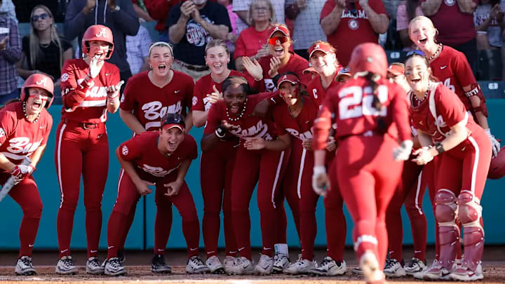Alabama Softball Player Kali Heivilin (22) celebrates a homerun with her teammates against Oklahoma at Rhoads Stadium in Tuscaloosa, AL on Sunday, Apr 13, 2025.