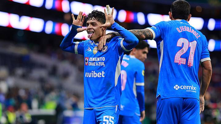 Rogelio González cerró la goleada de Cruz Azul sobre Juárez con el quinto tanto en el Estadio Azteca. Rogelio González cerró la goleada de Cruz Azul sobre Juárez con el quinto tanto en el Estadio Azteca.
