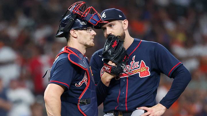Sep 19, 2026; Houston, Texas, USA;  Atlanta Braves catcher Sean Murphy (12) talks to pitcher Dylan Lee (52) before pitching to Houston Astros left fielder Nelson Velazquez (30) in the eighth inning at Daikin Park.  Mandatory Credit: Thomas Shea-Imagn Images