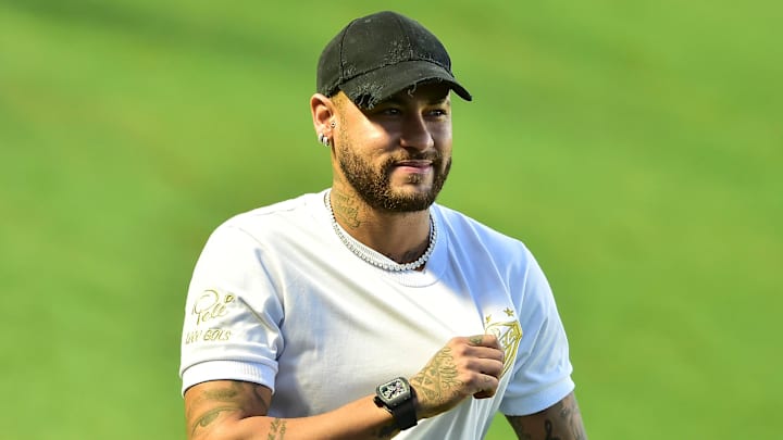 Neymar está de volta ao clube que o formou