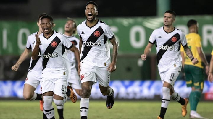 Jair foi o herói da vitória cruzmaltina