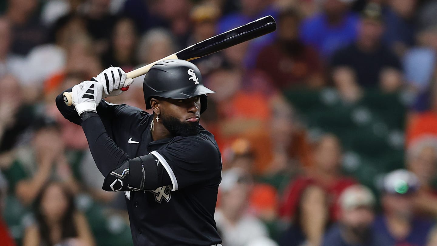 Luis Robert Jr. just got benched in the Phillies’ trade war room
