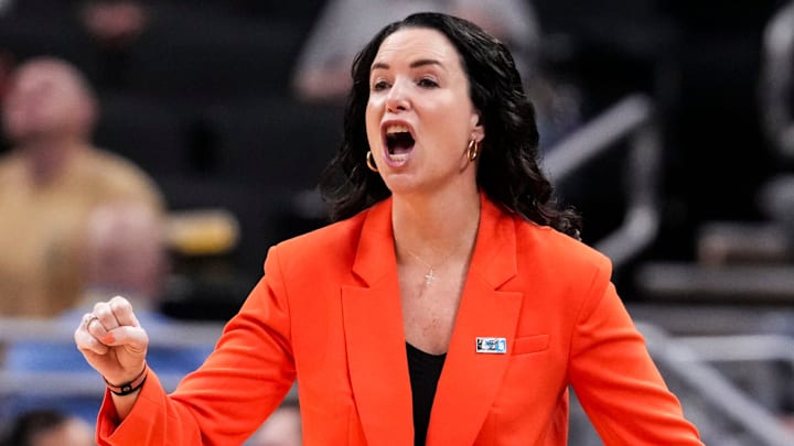 Illinois Fighting Illini head coach Shauna Green calls out to her team Friday, March 6, 2026, during a Big Ten women's basketball tournament game at Gainbridge Fieldhouse in Indianapolis.