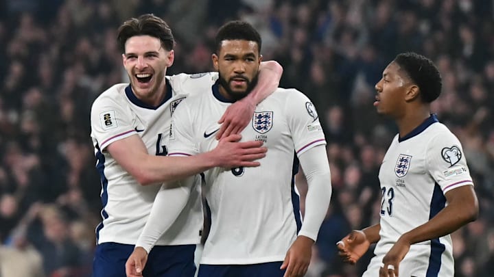 TOPSHOT-FBL-WC-EUR-2026-QUALIFIERS-ENG-LAT