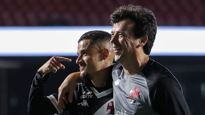 Fernando Diniz ganha reforço para o jogo do Vasco em Porto Alegre 