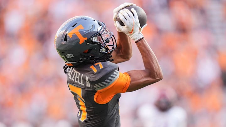 Tennessee wide receiver Chris Brazzell II (17) catches the ball during an NCAA college football game against New Mexico State on November 15, 2025, in Knoxville, Tenn.