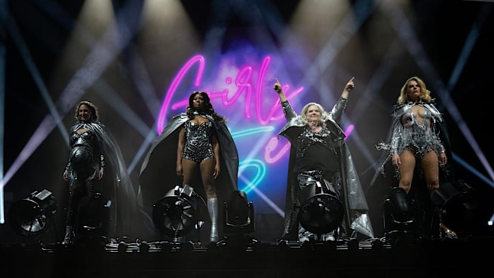 GIRLS5EVA. (L to R) Sara Bareilles as Dawn, Renée Elise Goldsberry as Wickie, Paula Pell as Gloria and Busy Philipps as Summer in Episode 306 of GIRLS5EVA. Cr. Alyssa Longchamp/Netflix © 2023