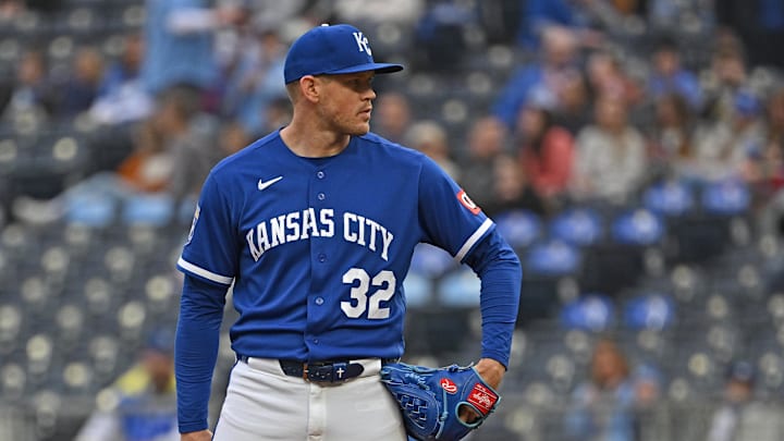 May 5, 2026; Kansas City, Missouri, USA; Kansas City Royals starting pitcher Stephen Kolek (32) looks into home plate before a pitch in the first inning against the Cleveland Guardians at Kauffman Stadium. Mandatory Credit: Peter Aiken-Imagn Images May 5, 2026; Kansas City, Missouri, USA; Kansas City Royals starting pitcher Stephen Kolek (32) looks into home plate before a pitch in the first inning against the Cleveland Guardians at Kauffman Stadium. Mandatory Credit: Peter Aiken-Imagn Images