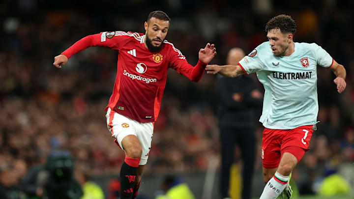 Noussair Mazraoui, Mitchell van Bergen