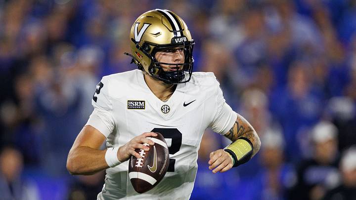 Oct 24, 2026; Lexington, Kentucky, USA; Vanderbilt Commodores quarterback Jared Curtis (2) looks for an open receiver during the first quarter against the Kentucky Wildcats at Kroger Field. Mandatory Credit: Jordan Prather-Imagn Images Oct 24, 2026; Lexington, Kentucky, USA; Vanderbilt Commodores quarterback Jared Curtis (2) looks for an open receiver during the first quarter against the Kentucky Wildcats at Kroger Field. Mandatory Credit: Jordan Prather-Imagn Images