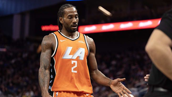 The Los Angeles Clippers and forward Kawhi Leonard are home dogs on Monday night. 