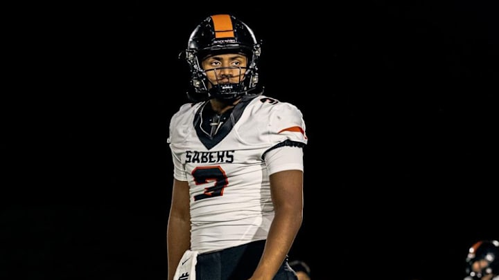 Oregon Ducks in a Recruiting Battle With Georgia and Cal For Quarterback Jaron Keawe Sagapolutele