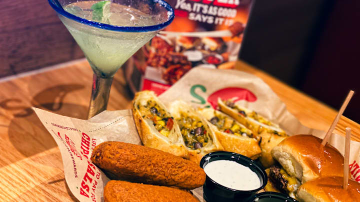 Chili's Triple Dipper with Nashville Hot Sauced Fried Mozzarella