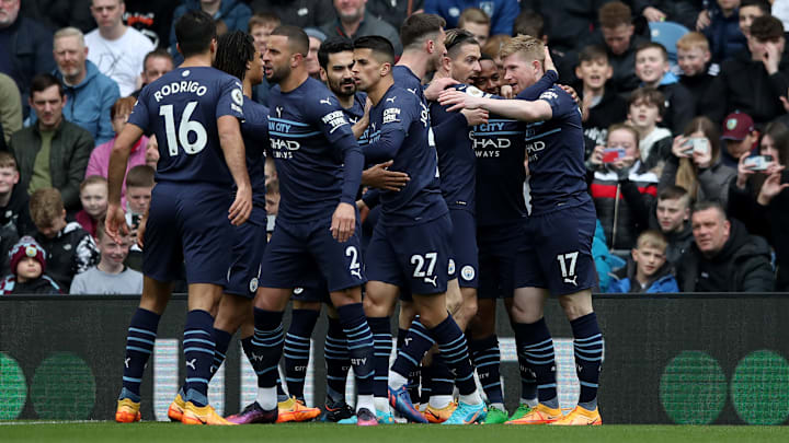 Manchester City celebrate Kevin De Bruyne's opening goal against Burnley