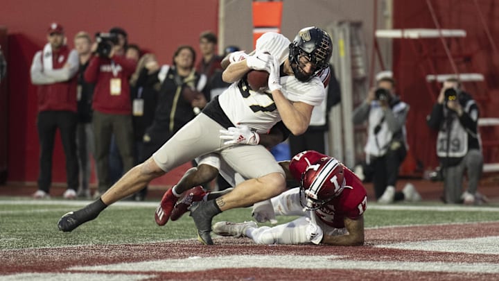 Purdue Boilermakers tight end Payne Durham (87) dives into the end zone for a touchdown