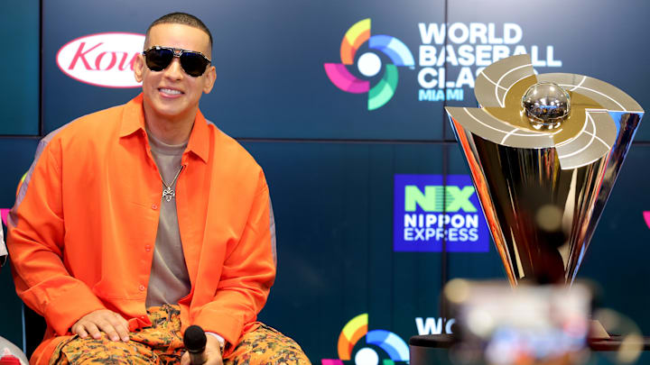 Daddy Yankee estuvo presente en el juego entre Estados Unidos y Venezuela en el Clásico Mundial