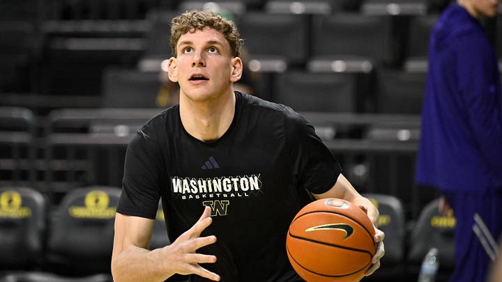Mar 7, 2026; Eugene, Oregon, USA; Washington Huskies forward Hannes Steinbach (6) warms up before the game against the Oregon Ducks at Matthew Knight Arena. Mandatory Credit: Craig Strobeck-Imagn Images
