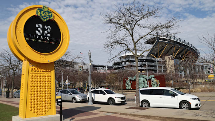 Mar 22, 2026; Pittsburgh, Pennsylvania, USA;  View of the Draft Day countdown clock outside of Acrisure Stadium site of the 2025 NFL Draft before the Pittsburgh Penguins host the Carolina Hurricanes at PPG Paints Arena. Mandatory Credit: Charles LeClaire-Imagn Images