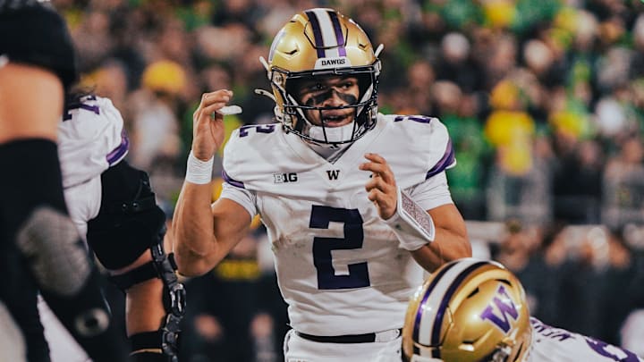 Demonds Williams Jr. calls the signals in the Oregon game in Eugene. Demonds Williams Jr. calls the signals in the Oregon game in Eugene.