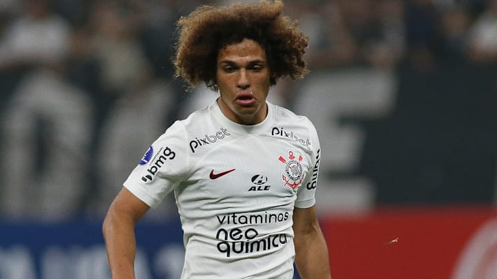 Guilherme Biro fica em definitivo no Sharjah