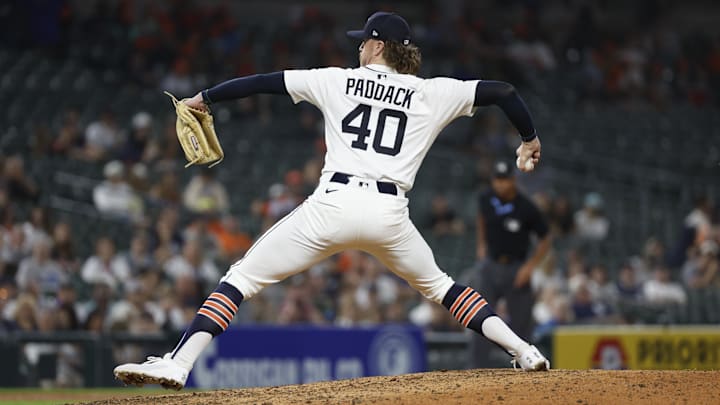 Detroit Tigers starting pitcher Chris Paddack (40) delivers a pitch 