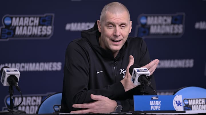 Kentucky Wildcats head coach Mark Pope
