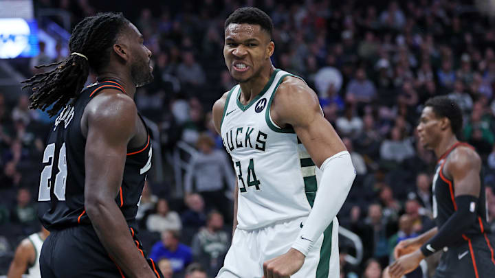 Detroit Pistons v Milwaukee Bucks