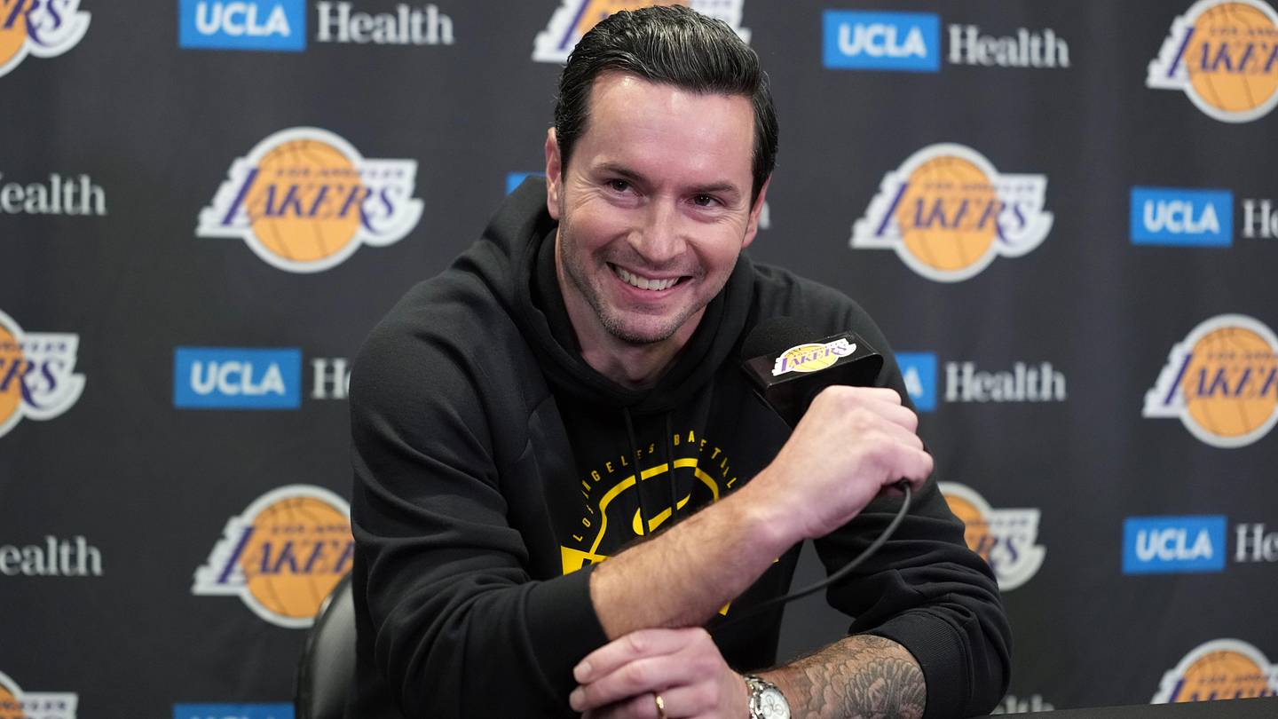 Lakers Negotiate Reduced 2026-27 Deal with LeBron