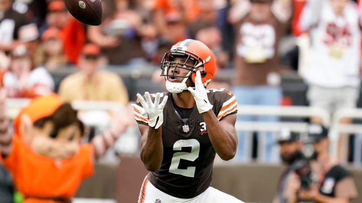 Cleveland Browns wide receiver Amari Cooper (2) pulls in a catch for a touchdown against the Tennessee Titans during the fourth quarter in Cleveland, Ohio, Sunday, Sept. 24, 2023. Cleveland Browns wide receiver Amari Cooper (2) pulls in a catch for a touchdown against the Tennessee Titans during the fourth quarter in Cleveland, Ohio, Sunday, Sept. 24, 2023.