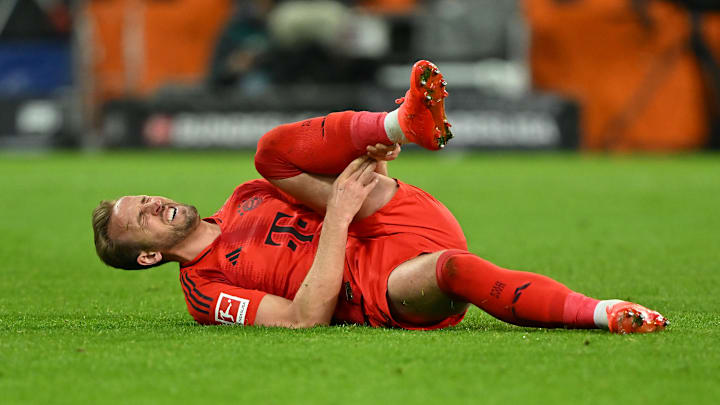 Harry Kane hat sich gegen Augsburg am Knöchel verletzt Harry Kane hat sich gegen Augsburg am Knöchel verletzt