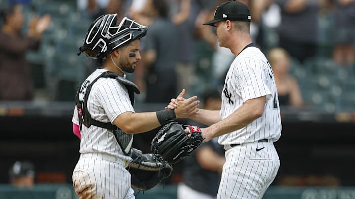 Jul 9, 2025; Chicago, Illinois, USA; Chicago White Sox pitcher Jordan Leasure (R) celebrates with catcher Edgar Quero (L) team's win against the Toronto Blue Jays at Rate Field. Mandatory Credit: Kamil Krzaczynski-Imagn Images Jul 9, 2025; Chicago, Illinois, USA; Chicago White Sox pitcher Jordan Leasure (R) celebrates with catcher Edgar Quero (L) team's win against the Toronto Blue Jays at Rate Field. Mandatory Credit: Kamil Krzaczynski-Imagn Images