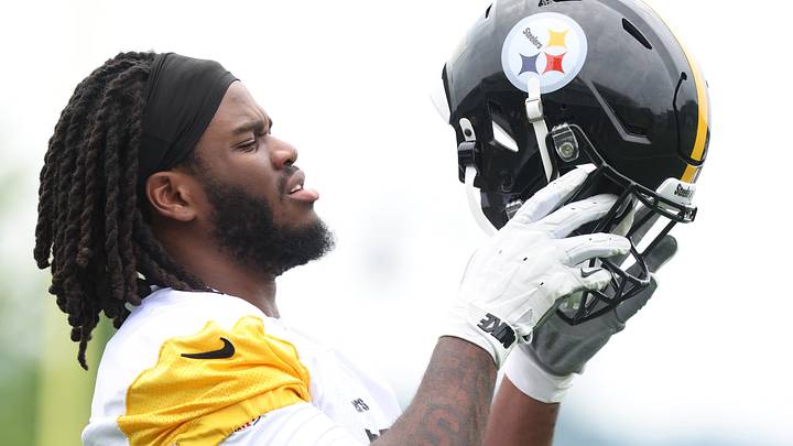 Pittsburgh Steelers offensive tackle Max Iheanachor