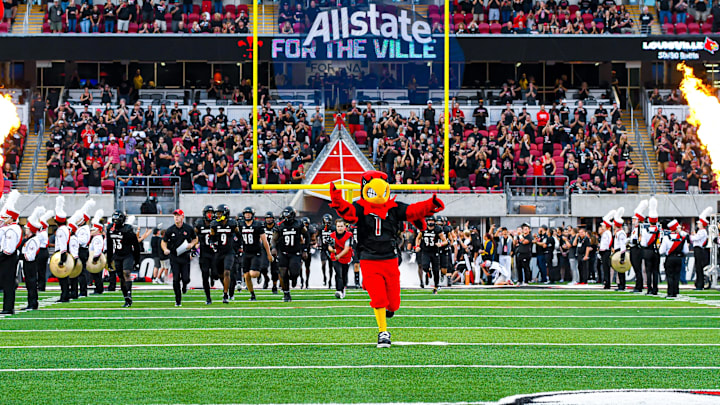 Louisville football mascot Louie