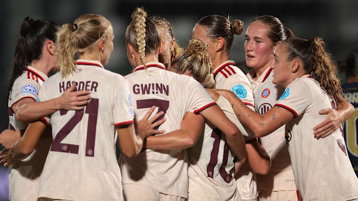 Die Frauen des FC Bayern München Die Frauen des FC Bayern München