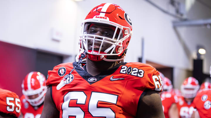 Jan 9, 2023; Inglewood, CA, USA; Georgia Bulldogs offensive lineman Amarius Mims (65) against the