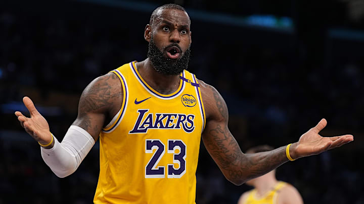 Golden State Warriors v Los Angeles Lakers