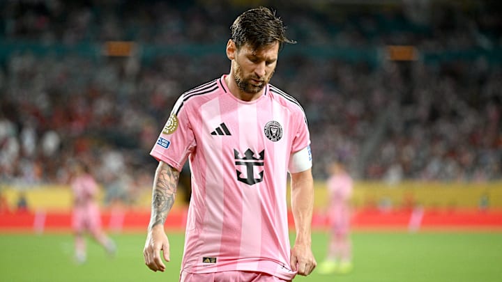 Time de Messi apenas empatou em casa