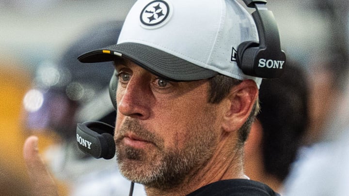 Steelers quarterback Aaron Rodgers