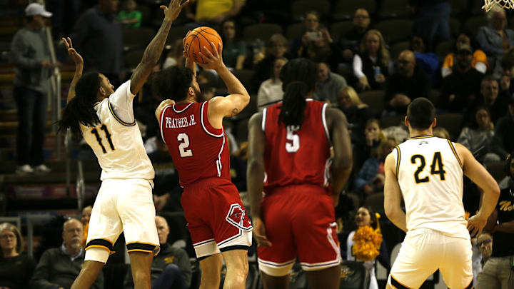 Robert Morris is favored against Detroit Mercy in the Horizon League Championship semifinal.