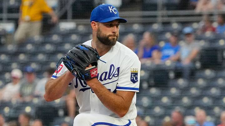 Aug 6, 2026; Kansas City, Missouri, USA; Kansas City Royals starting pitcher Michael Wacha (52) delivers a pitch against the Minnesota Twins during the first inning at Kauffman Stadium. Mandatory Credit: Denny Medley-Imagn Images Aug 6, 2026; Kansas City, Missouri, USA; Kansas City Royals starting pitcher Michael Wacha (52) delivers a pitch against the Minnesota Twins during the first inning at Kauffman Stadium. Mandatory Credit: Denny Medley-Imagn Images