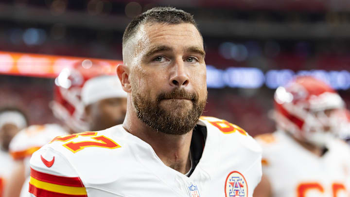 Aug 9, 2025; Glendale, Arizona, USA; Kansas City Chiefs tight end Travis Kelce (87) against the Arizona Cardinals during a preseason NFL game at State Farm Stadium. Mandatory Credit: Mark J. Rebilas-Imagn Images